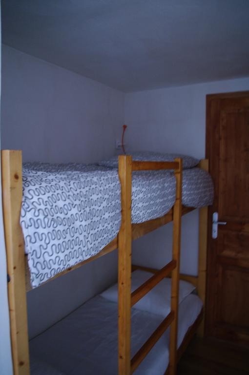 Appartement Dans Chalet De Montagne Bozel Kamer foto